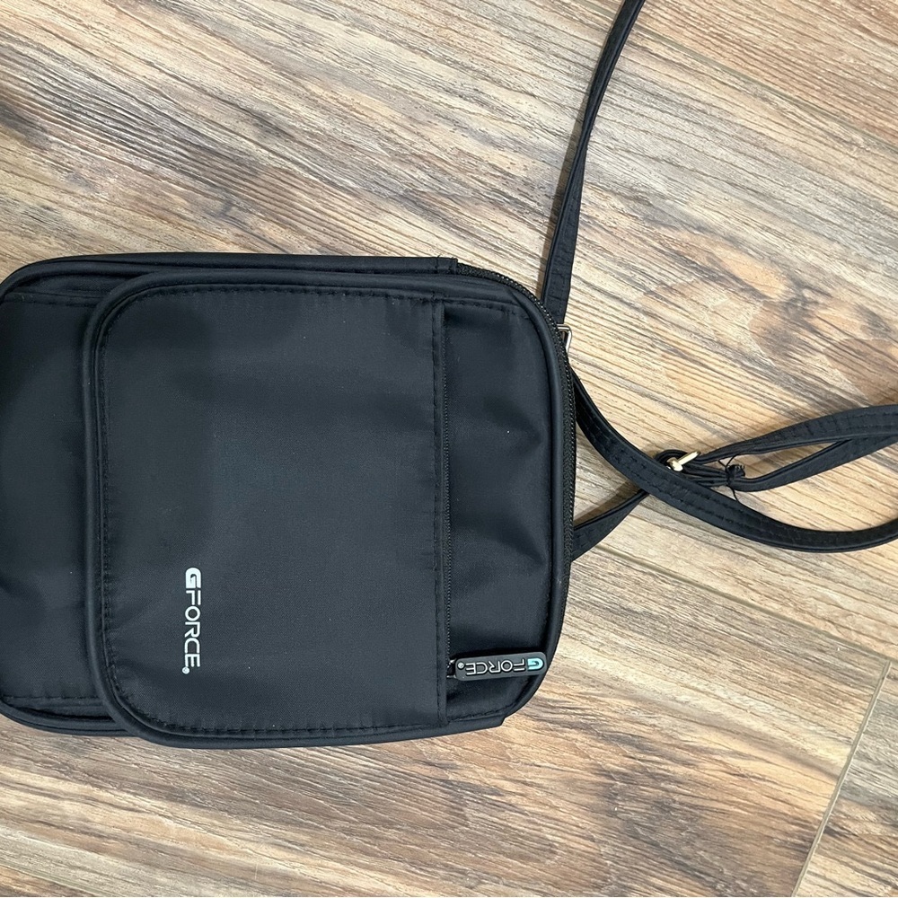 3-15$ - G/FORCE. Black Crossbody Bag. Water resistant - pockets!!!